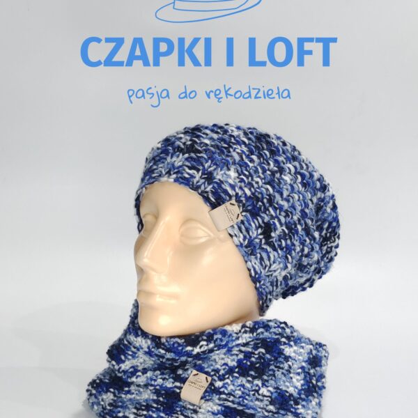 Czapka z kominem ręcznie robiona na drutach z ekskluzywnej kolekcji Czapki i Loft. Unikalny design i staranne wykonanie zapewniają nie tylko ciepło, ale także modny akcent do Twojej zimowej garderoby. Odkryj styl i komfort na www.czapkiiloft.pl.
